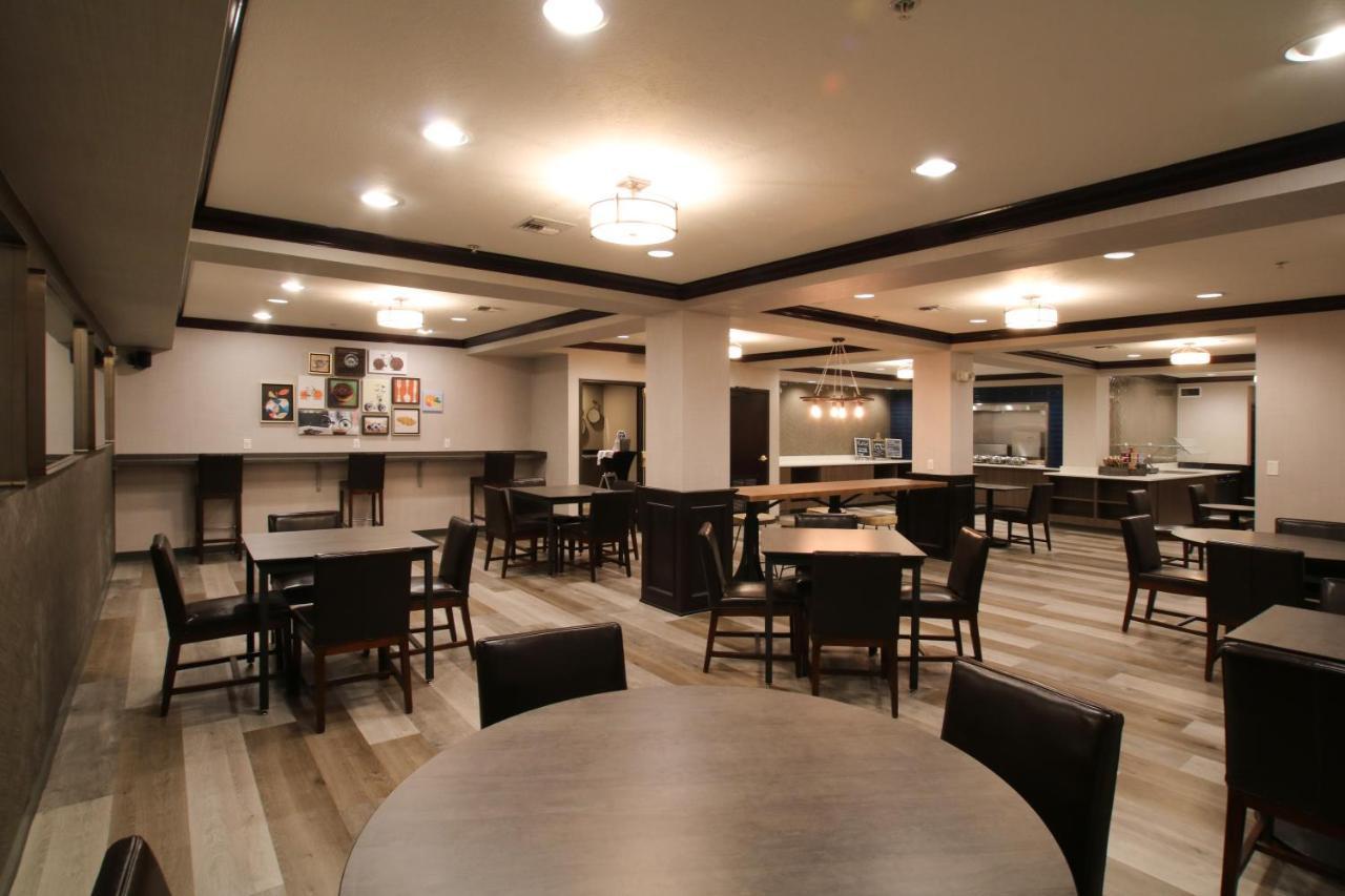 Oxford Suites Spokane Downtown Bagian luar foto