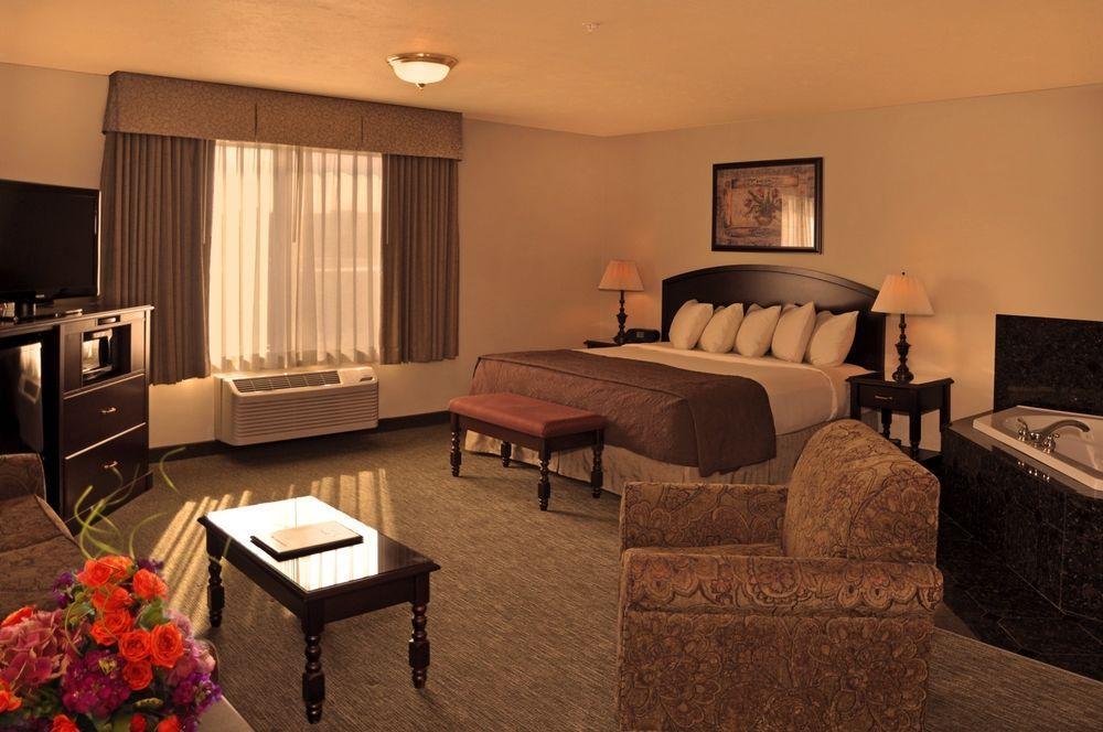Oxford Suites Spokane Downtown Bagian luar foto