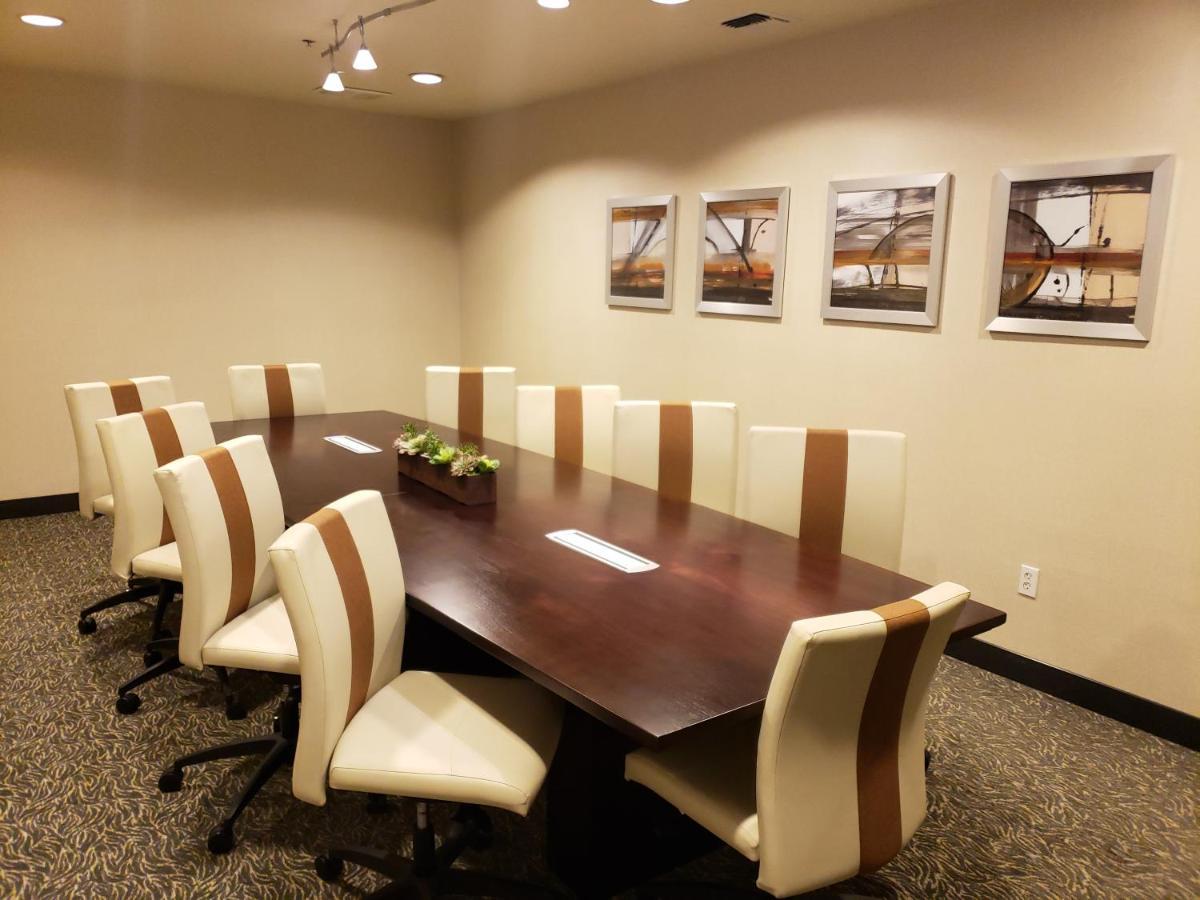 Oxford Suites Spokane Downtown Bagian luar foto